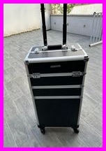 Ma valise pleine de créativités, d'ateliers multiples pour tout âges.  