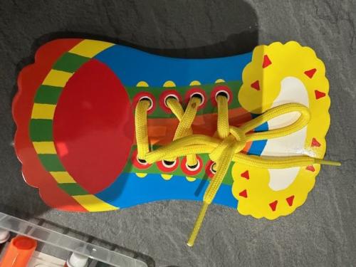 l envers de la chaussure .